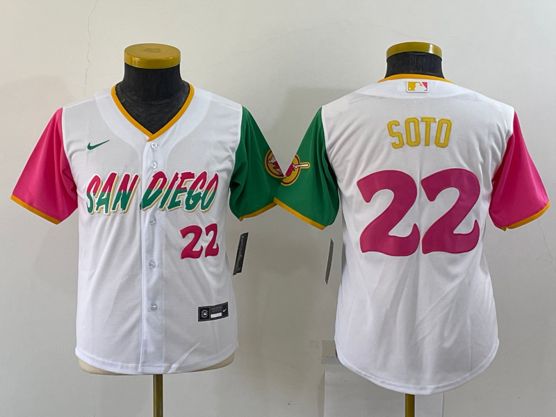 Women's San Diego Padres #22 Juan Soto 2022 White City Connect Cool Base Stitched Baseball Jersey(Run Small)