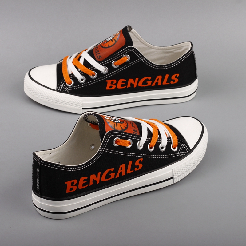 Women's Cincinnati Bengals Repeat Print Low Top Sneakers 001