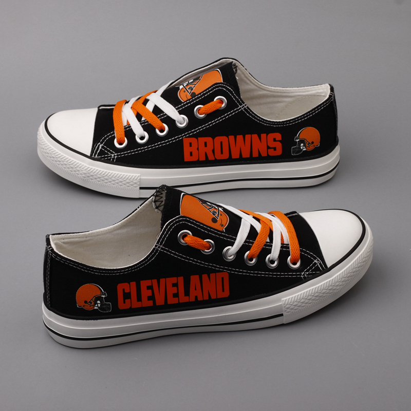 Women's Cleveland Browns Repeat Print Low Top Sneakers 001