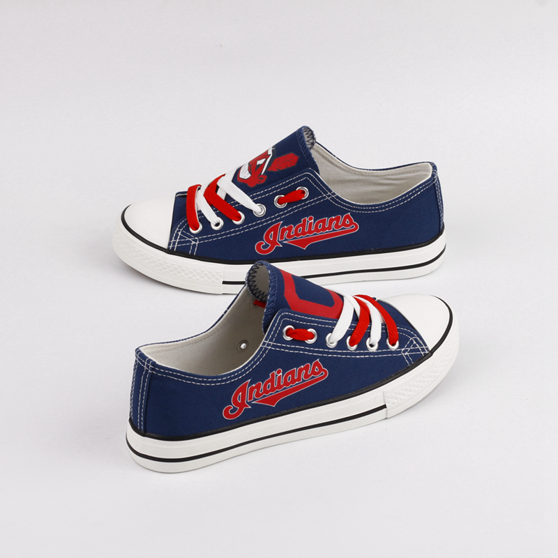 Women's Cleveland Indians Repeat Print Low Top Sneakers 001